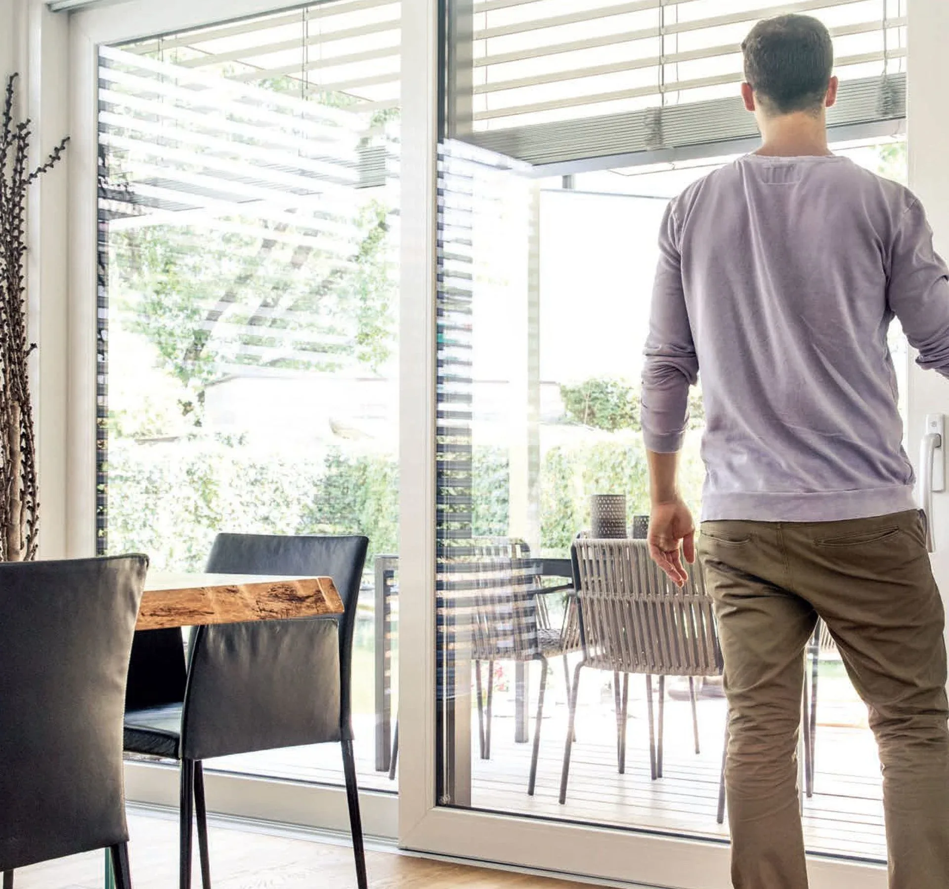 Storuri cu casetă aparentă — Solar Shading 3