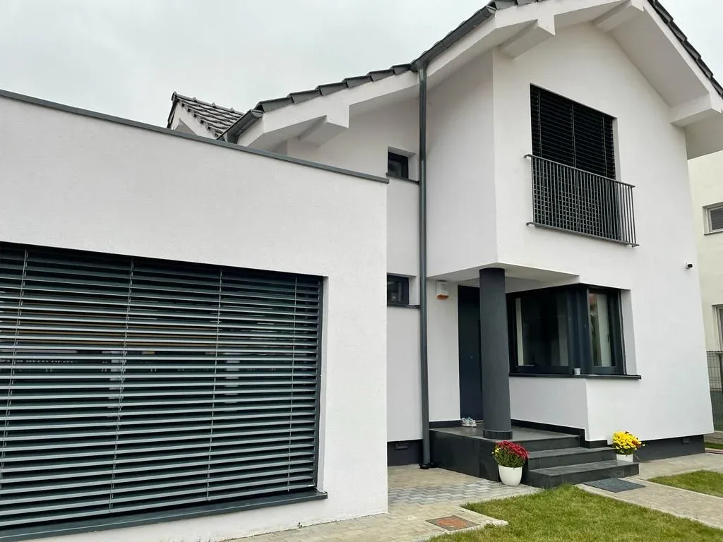 Storuri cu casetă aparentă — Solar Shading 4