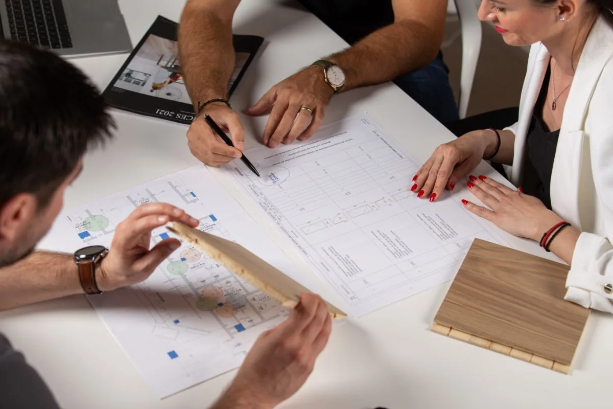 Équipe Kulttur — pose portes d'entrée