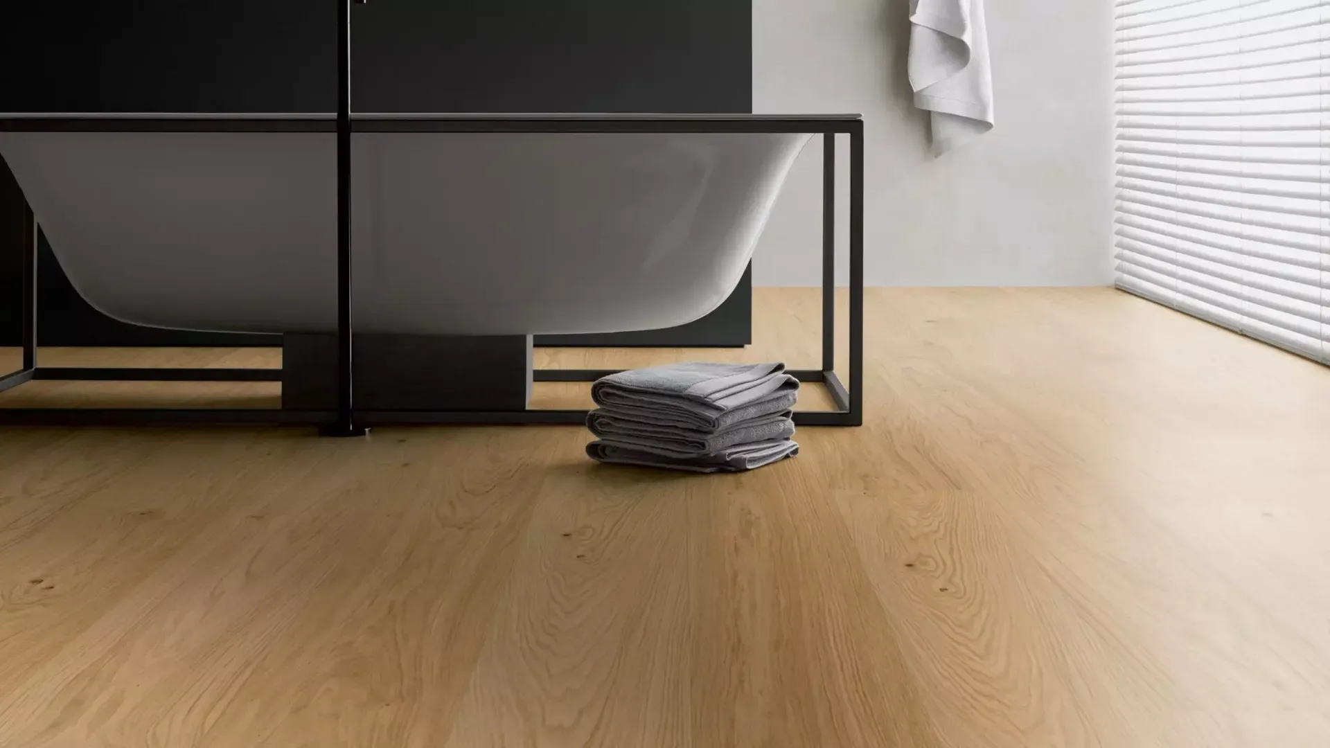 Hywood Eiche Tyresta in modern bathroom — Aqua Seal moisture protection