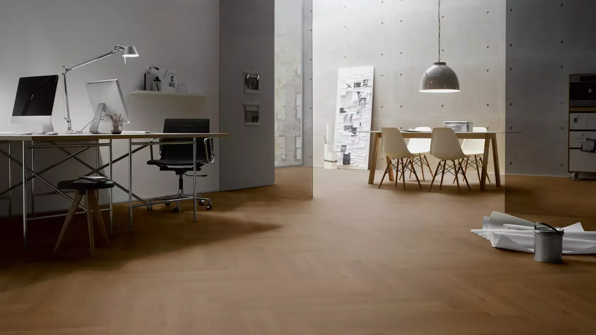 Hywood Herringbone oak Reivo in premium office