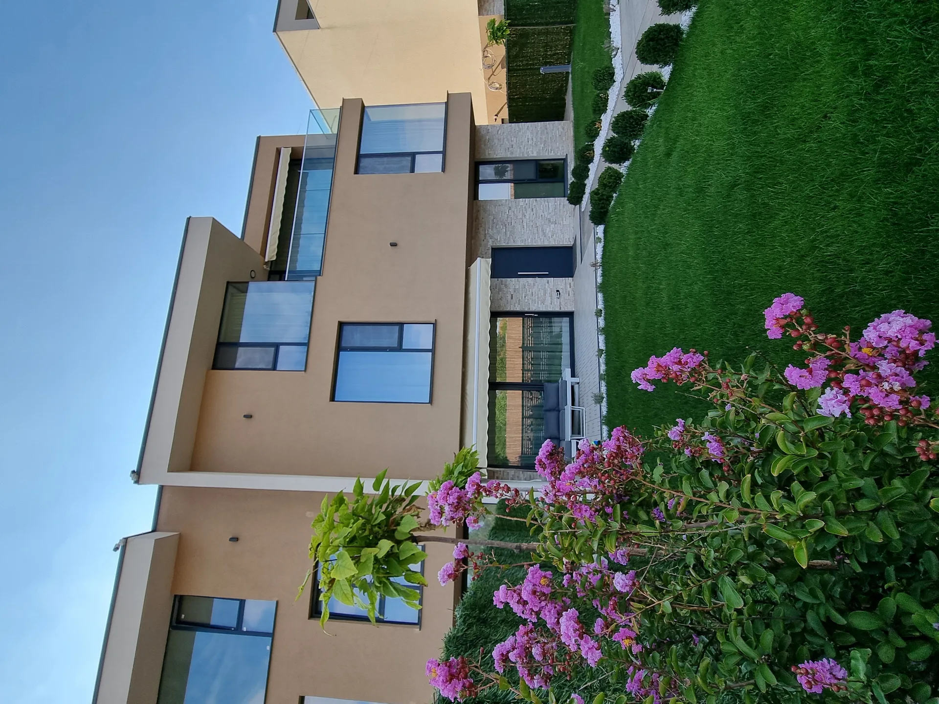 exterior complex Pipera Gardens