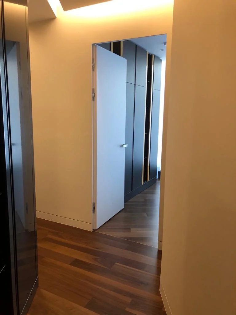 Uși LEBO Filomuro într-un duplex One United Properties din București